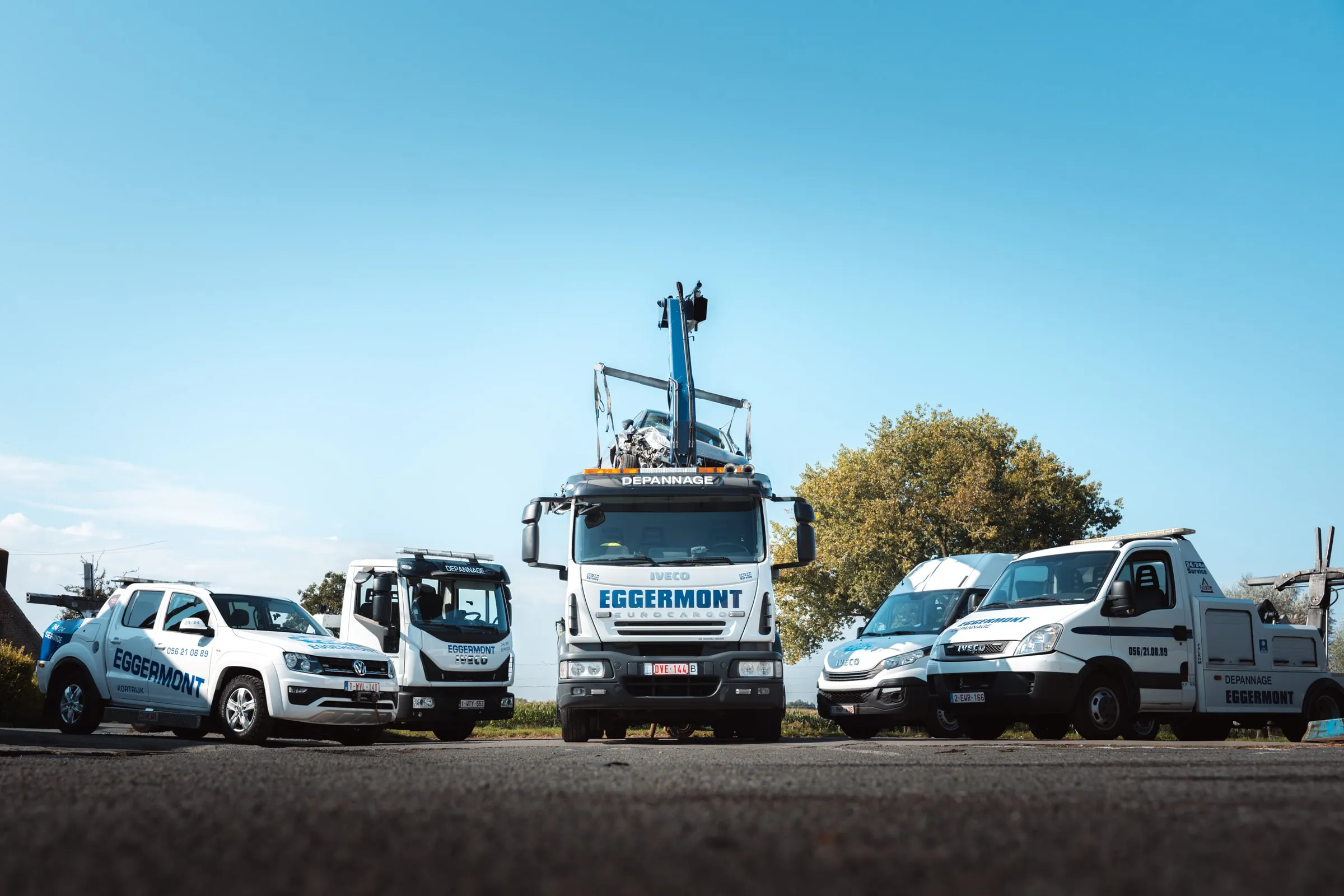 De vloot op de parking, met de kraan omhoog